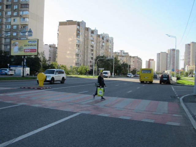 Щит 6x3, Милославська вул., 29 (АЗС ОККО, ТЦ Квадрат, ТЦ Корал, Сільпо), на перетині з вул. Оноре де Бальзака, в напрямку Радунська вул. Щит 6x3, Милославська вул., 29 (АЗС ОККО, ТЦ Квадрат, ТЦ Корал, Сільпо), на перетині з вул. Оноре де Бальзака, в напрямку Радунська вул.