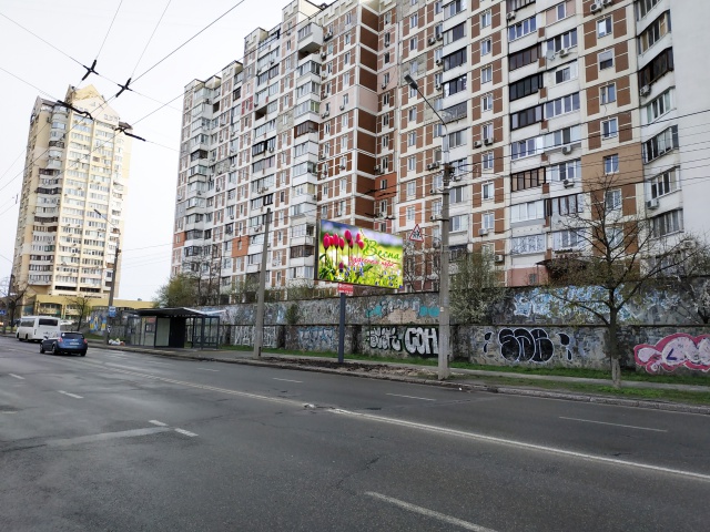 Щит 6x3,  Героїв Сталінграда просп., 60 (Ощадбанк, Бджілка маркет, Державна податкова інспекція в Оболонському районі), в напрямку Північна вул.