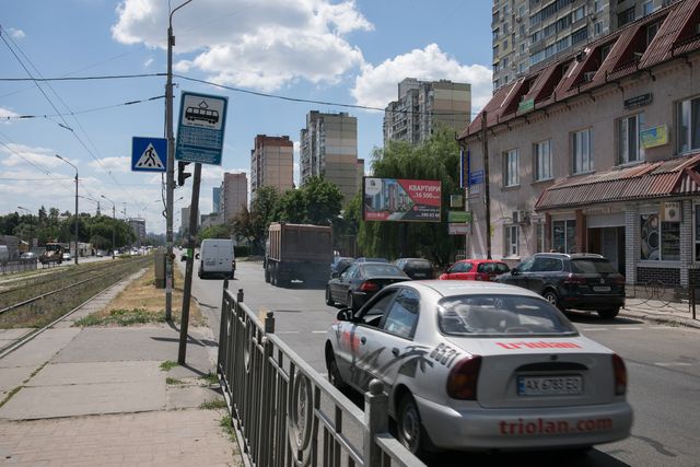 Щит 6x3,  Автозаводська вул., 83 (ЖК "Бережанський, Аптека 36,6), в напрямку Івашкевича Ярослава вул