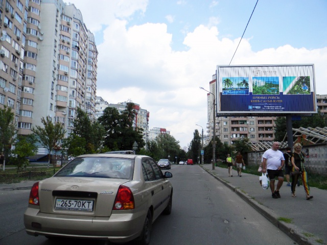 Призма 6x3,  Ломоносова Михайла вул., 54 (ЖК Еврика, ЖК Ліко-Град, Приватбанк, Лоток, Новус, Медичний центр Медедельвейс), в напрямку Васильківська вул