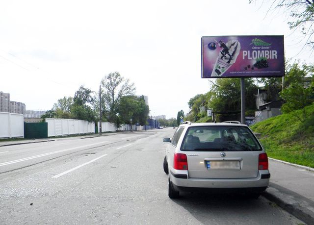Щит 6x3,  Залізничне шосе, 39а (Велика Кишеня, СТО, Автоцентр Peugeot "Ілта на Печерську"), в напрямку станції метро Либідська