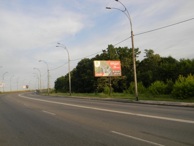 Щит 6x3, Заболотного Академіка вул., 700 м від повороту на Квітуча вул., в напрямку Глушкова Академіка просп. Щит 6x3, Заболотного Академіка вул., 700 м від повороту на Квітуча вул., в напрямку Глушкова Академіка просп.